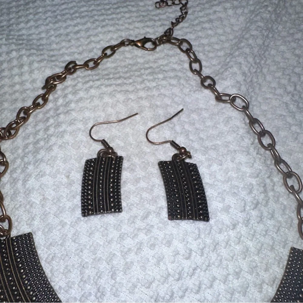 Paparazzi, necklace, and earrings